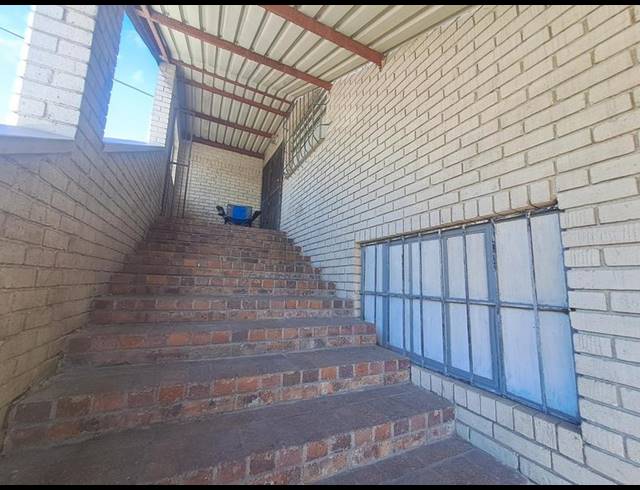 INDUSTRIAL PROPERTY TO RENT IN BEACONVALE